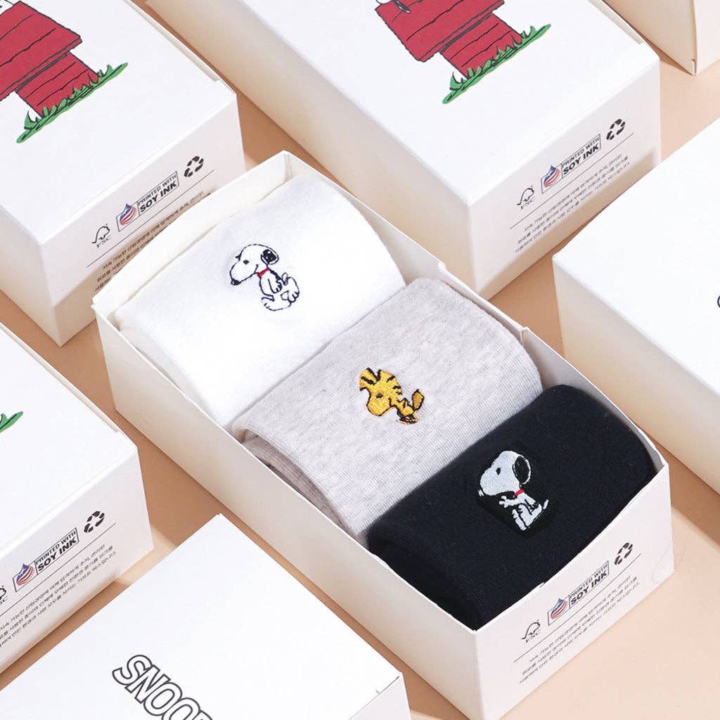 Peanuts Snoopy Embroidered Socks Gift Set 3 pairs