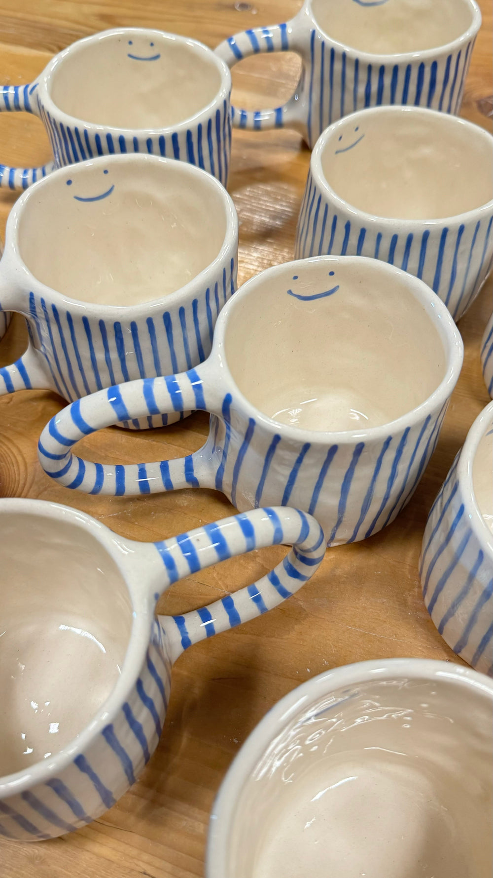 handmade-smiley-face-mug-ceramic