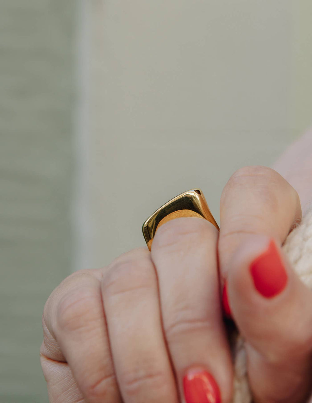 Gold Raised Fluid Ring, Waterproof