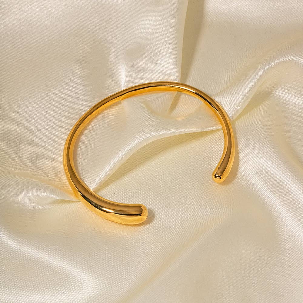 Fluid Curve Cuff Bracelet - Gold or Silver