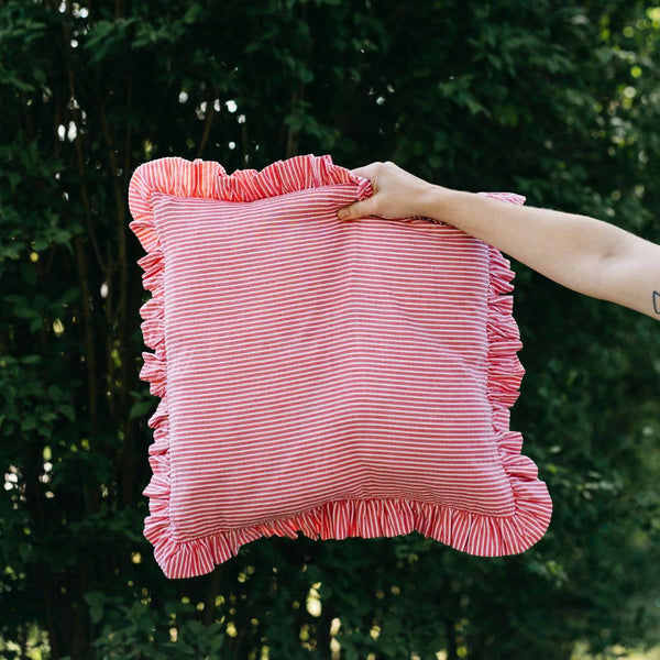 OMOM Cushion Cover / Sofa Cushion in Organic Cotton - Ruffle