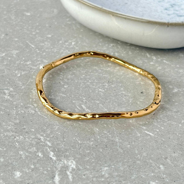 Tarnish Resistant Dimpled Wavy Hinged Bangle