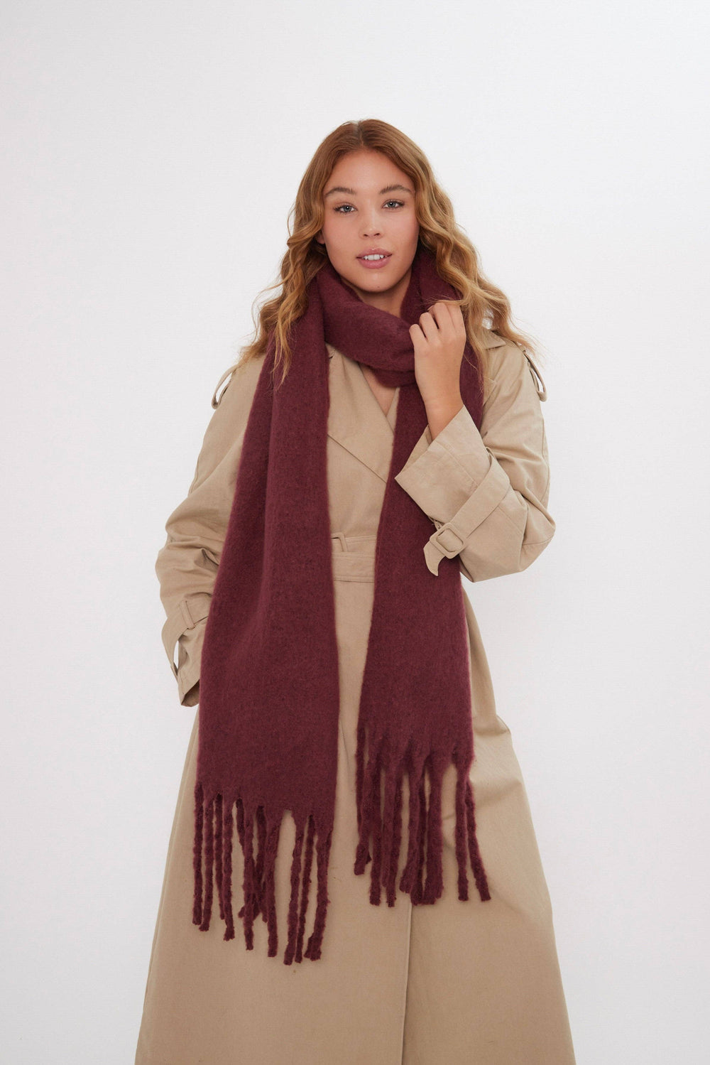Oversized Chunky Blanket Scarf in Burgandy