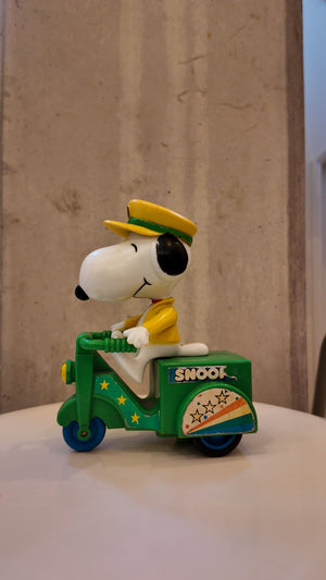 Vintage Snoopy Peanuts 3 Wheel Tricycle Toy Car Green