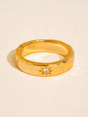 Naia 18K Gold Vintage Celestial Star Band Ring