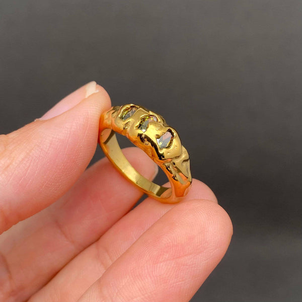 Zircon Inlaid 18K Gold Plated Stainless Steel Ring - FGS