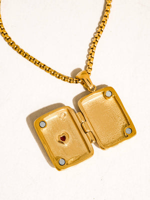 Lavande 18K Gold Non-Tarnish Heart Locket Pendant Necklace