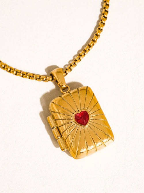 Lavande 18K Gold Non-Tarnish Heart Locket Pendant Necklace