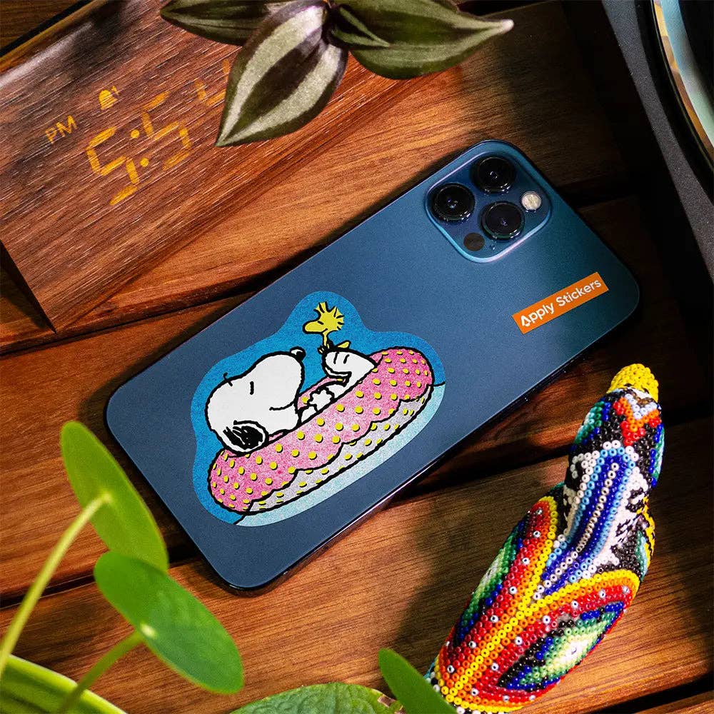 Floating Snoopy by Peanuts - Die-Cut Sticker (Vacation)
