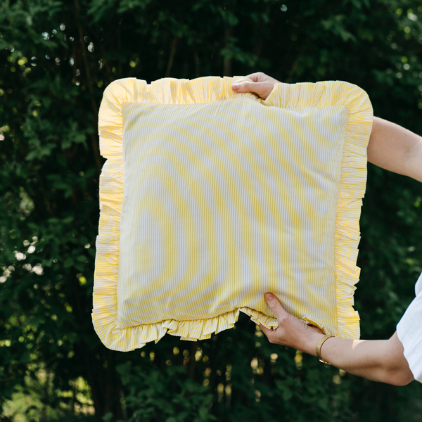 OMOM Cushion Cover / Sofa Cushion in Organic Cotton - Ruffle